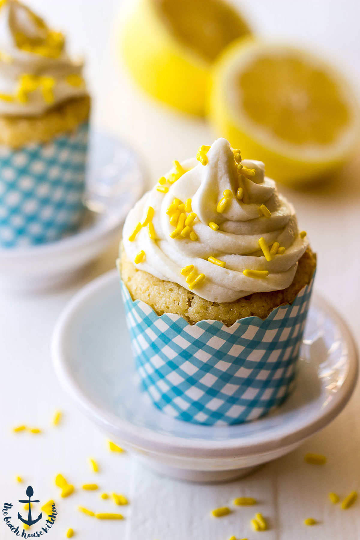 Lemon Cupcakes Filled With Lemon Curd