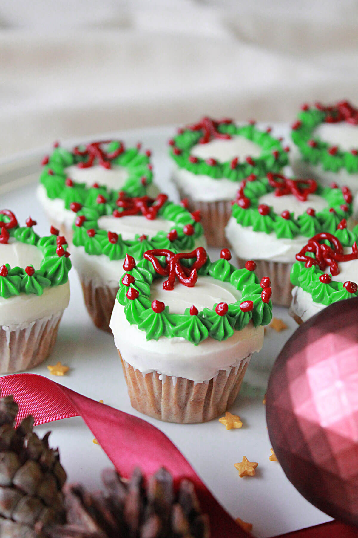 Mini Christmas Wreath Cupcakes